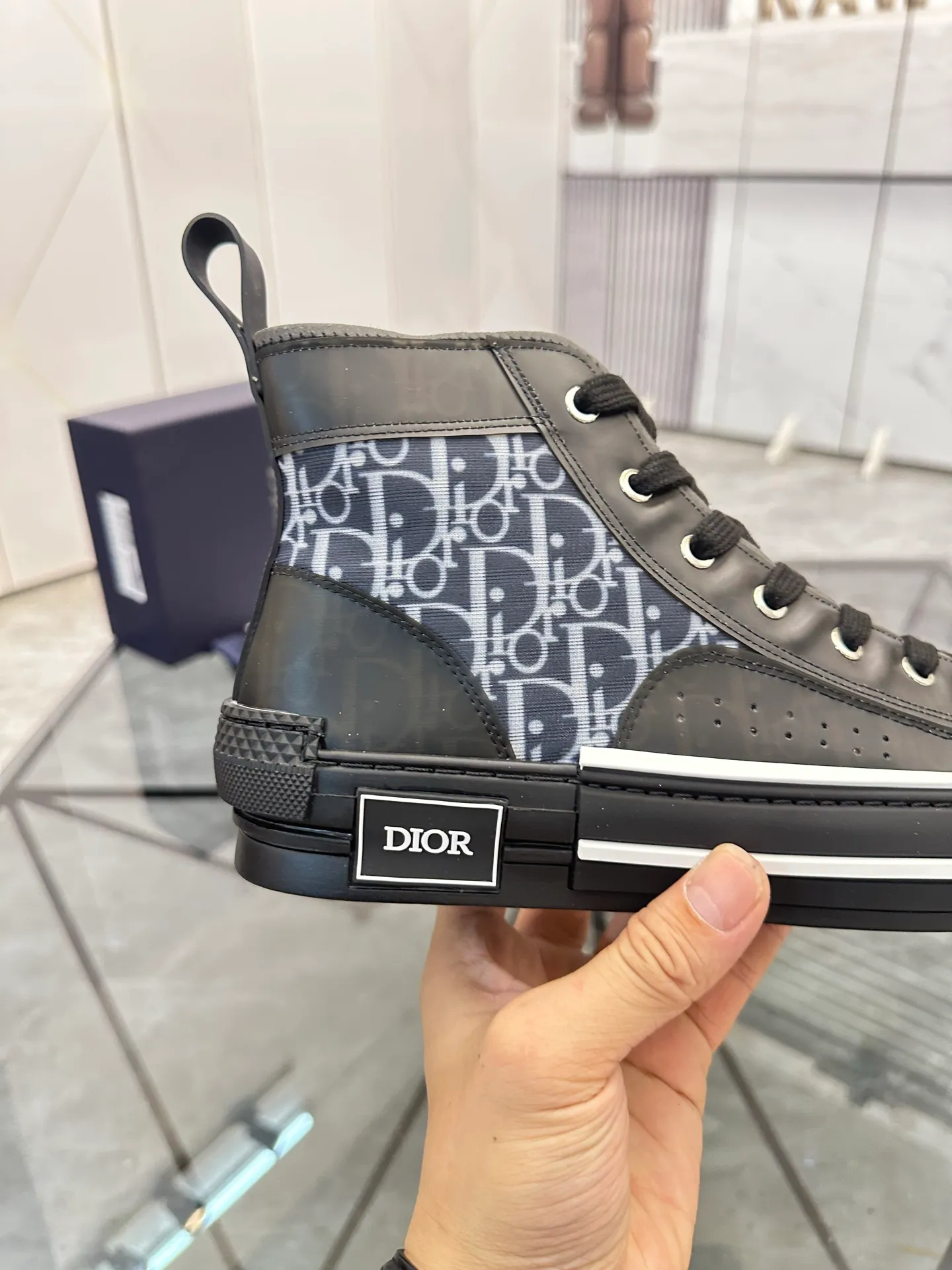 Selling men's shoes 💰: 💰P440¥ Product trademark: Dio* "Dior*" high-top casual shoes Regular size: 36-45 (can be customized to 46) Couple style B23 Product materials: Upper imported original fabric, breathable lining, original outsole. No.: 007